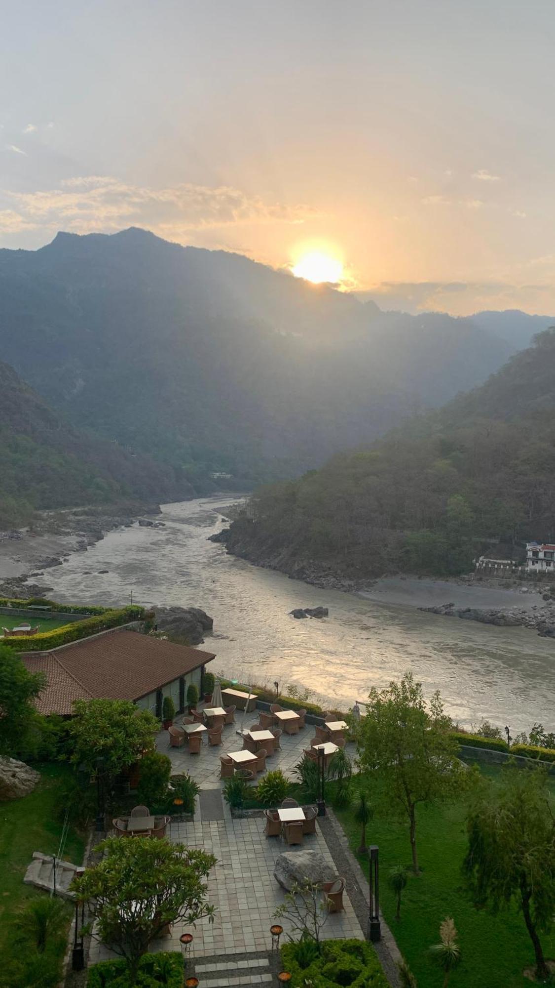 Luxury Aloha Majestic Apartments Rishikesh Exterior photo