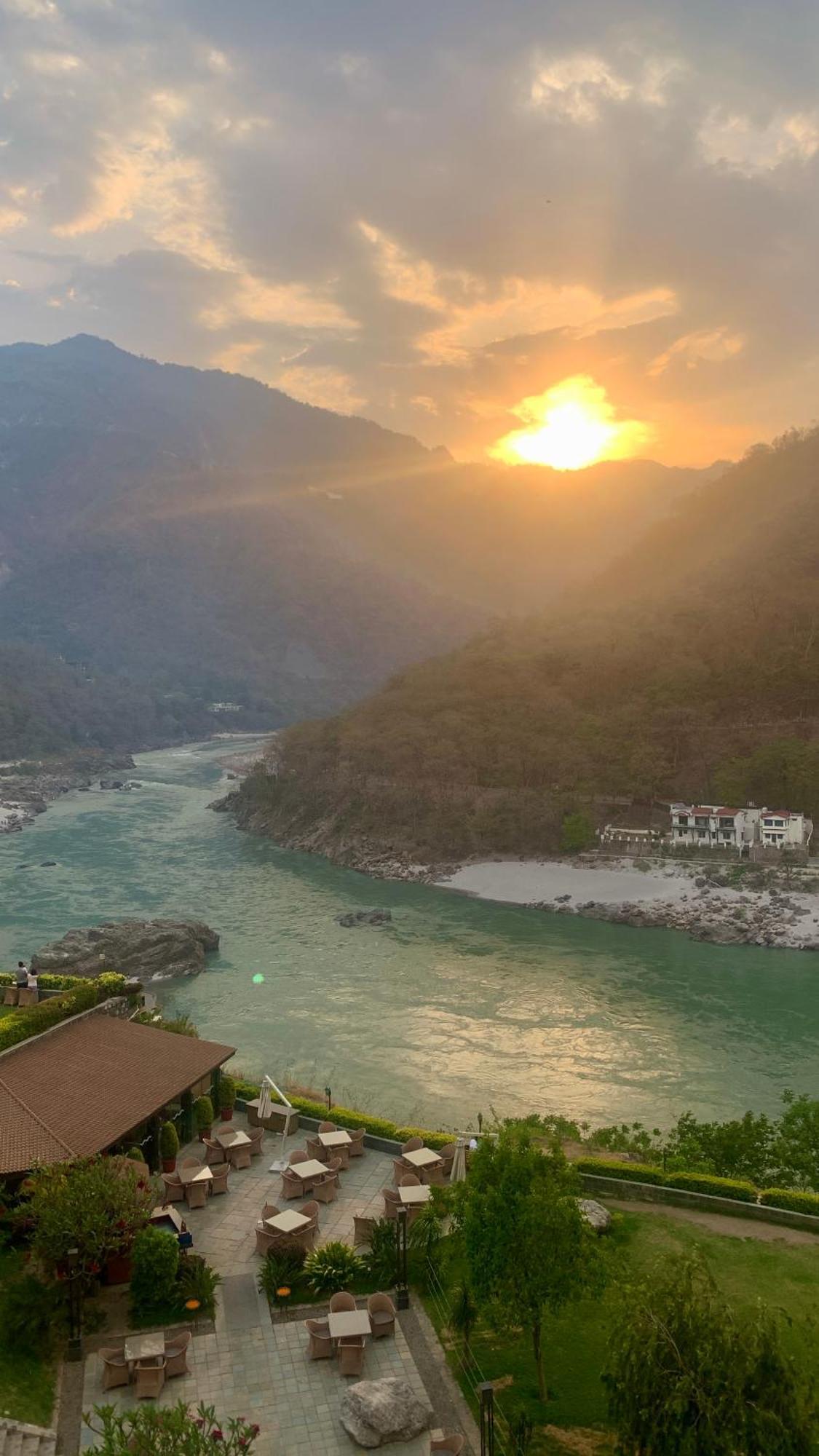 Luxury Aloha Majestic Apartments Rishikesh Exterior photo
