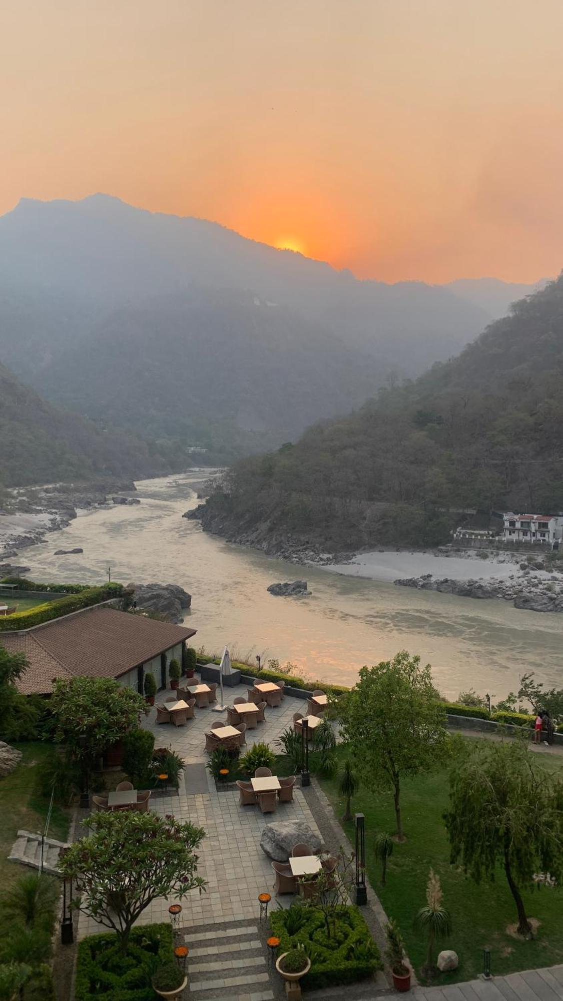 Luxury Aloha Majestic Apartments Rishikesh Exterior photo